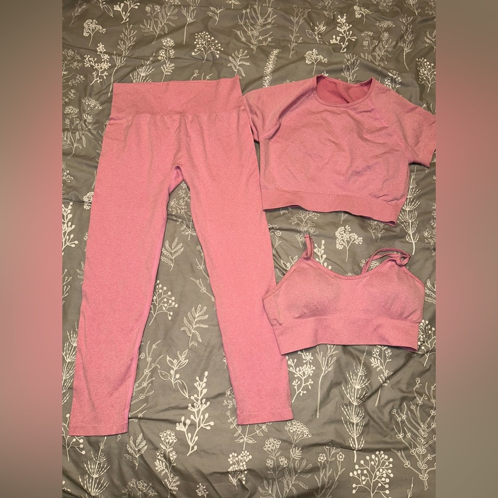 Bubble gum pink 3 piece workout set